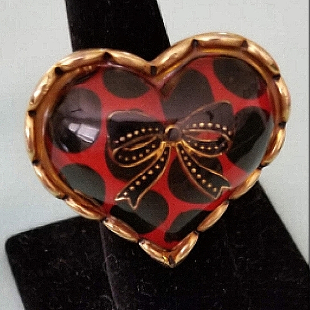 Vintage BETSEY JOHNSON Dot Dot Dot Collection Lucite Heart with Bow Ring. Size 7